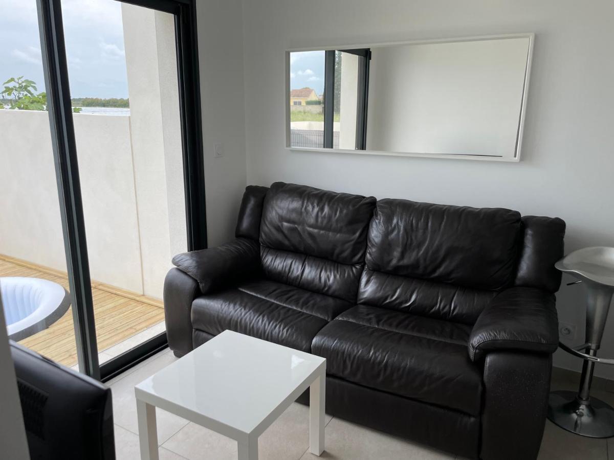 Appartement Avec Spa-Avril A Sept-Camargue 4 Personnes Saint-Laurent-dʼAigouze Exteriör bild