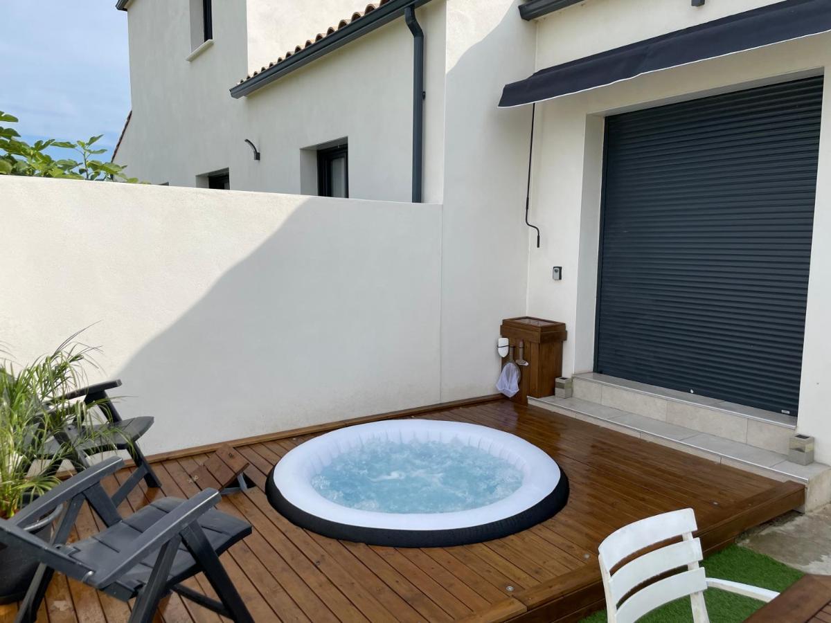 Appartement Avec Spa-Avril A Sept-Camargue 4 Personnes Saint-Laurent-dʼAigouze Exteriör bild