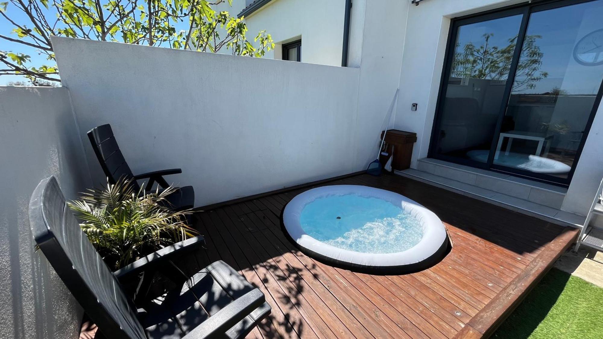 Appartement Avec Spa-Avril A Sept-Camargue 4 Personnes Saint-Laurent-dʼAigouze Exteriör bild
